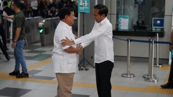 Imparsial Sebut Jokowi Tak Pantas Beri Pangkat Jenderal Kehormatan ke Prabowo